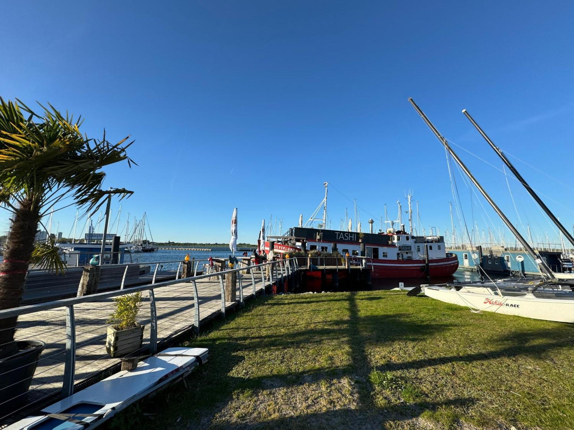 Hotel Hausboot Bali Fehmarn Exterior foto